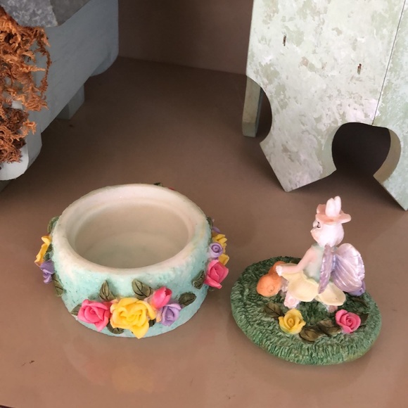 Resin dimensional bunny rabbit tooth fairy box - Picture 5 of 16